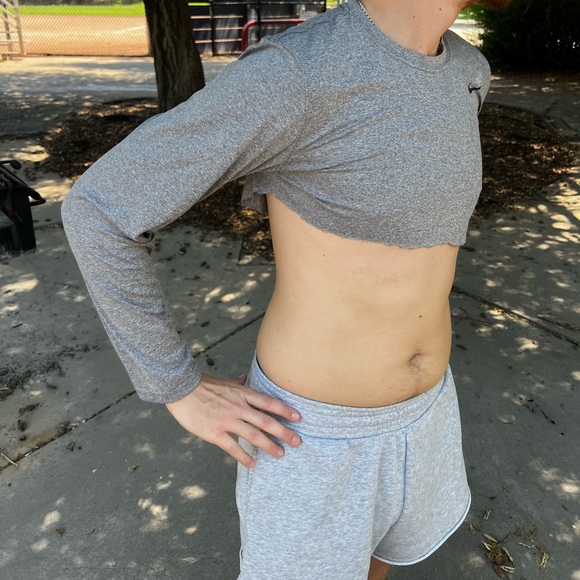 NIKE HALF SHIRT CROPPED CUT OFF BOTTOM FOOTBALL T CROP MEN DRI FIT WORKOUT SPORT - Picture 15 of 16